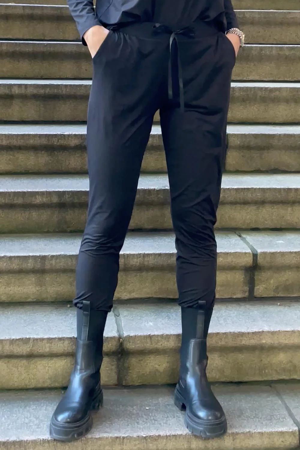 Alma Pants | Sorte | Bløde bukser fra Liberté Essentiel - Image 3