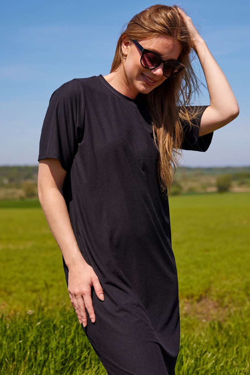 Alma Tshirt Dress | Sort | Kjole fra Liberté - Image 10