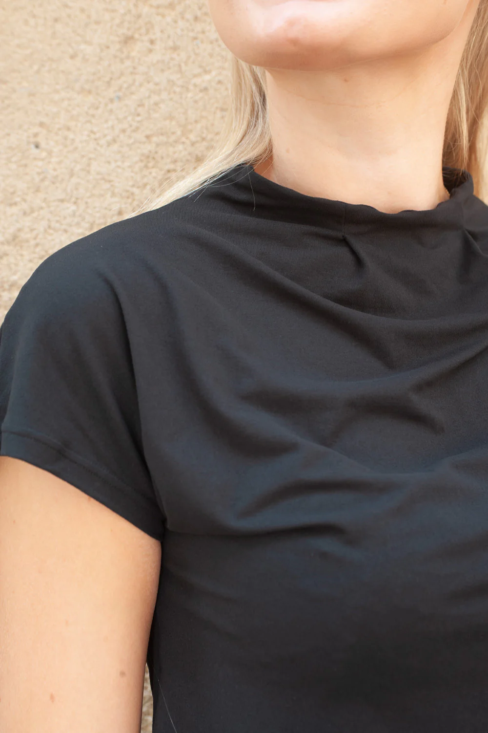 Alma Top | Sort | Blød t-shirt fra Liberté Essentiel - Image 13