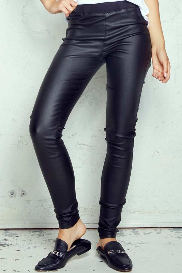 SHANTAL PA COOPER | Black | Coatede bukser fra FREEQUENT - Image 9